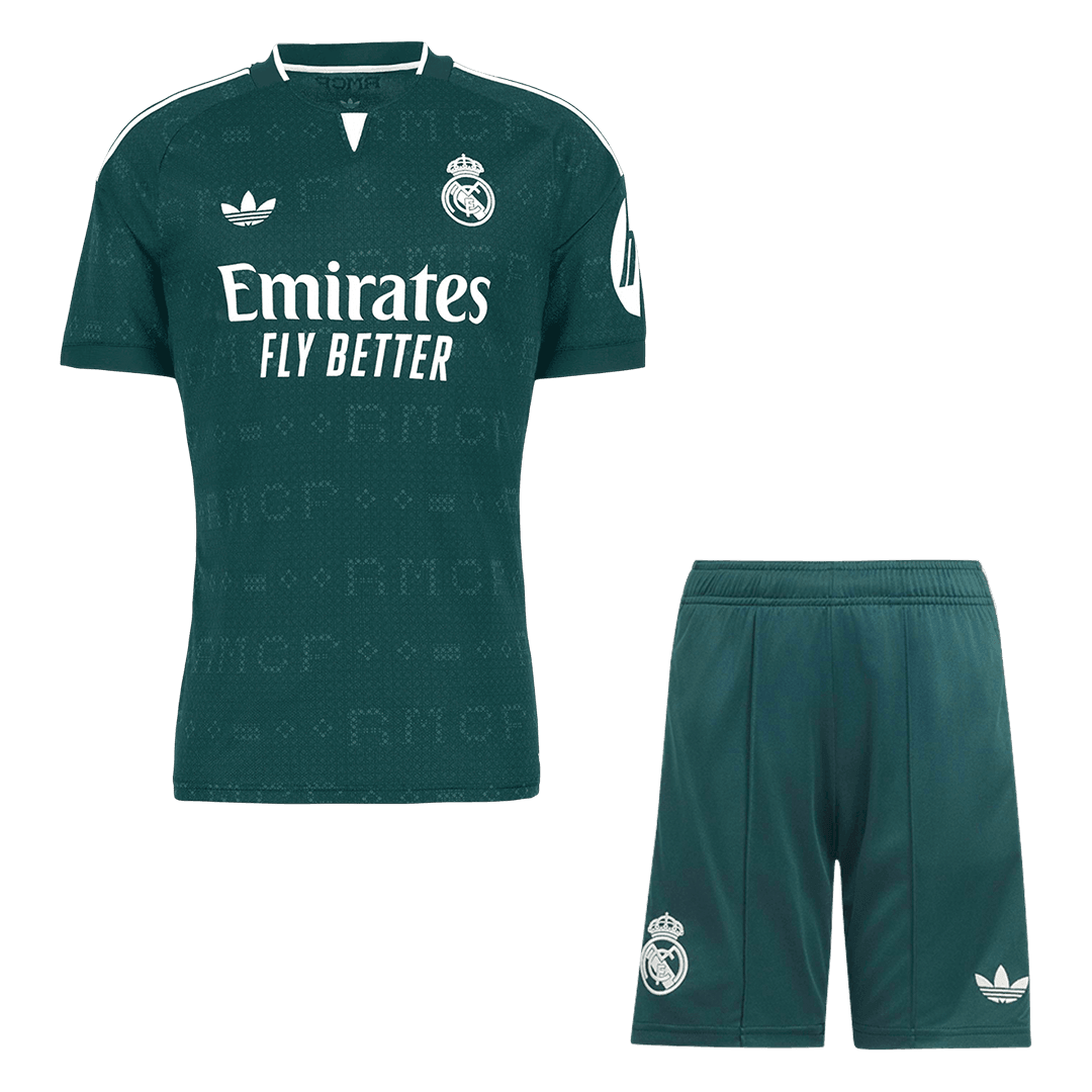 Real Madrid vierasjalkapallosetti 2026/27 – pelipaita ja shortsit edestä