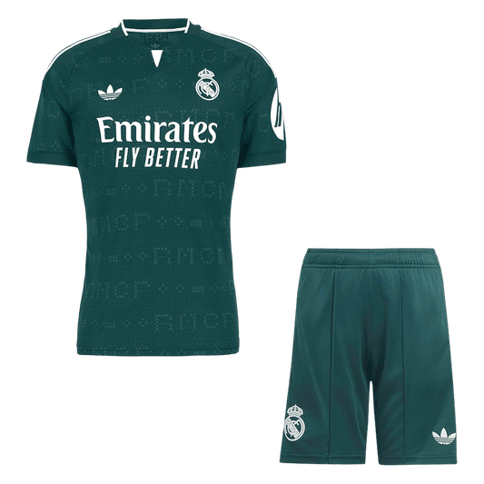 Real Madrid vierasjalkapallosetti 2026/27 – pelipaita ja shortsit edestä