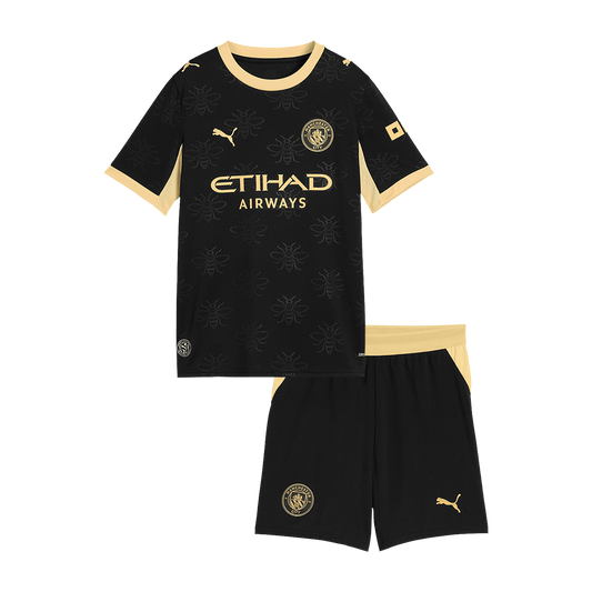 Manchester City lasten vierasjalkapallosetti 2026/27 – pelipaita ja shortsit edestä